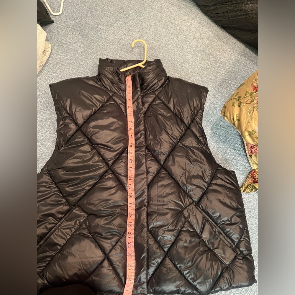 Andrew Marc sport bubble vest pockets XL has a hidden hood Zipper host pick - Picture 11 of 17